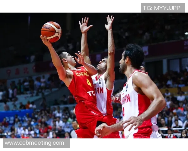 中国男篮力克澳大利亚队成功晋级世界杯八强 争夺奥运资格激战正酣