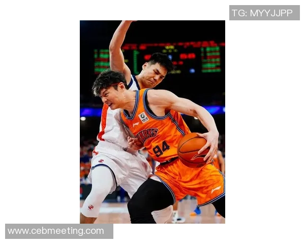 王哲林领衔中国男篮新一代崛起之路 全面解析其职业生涯与未来发展潜力